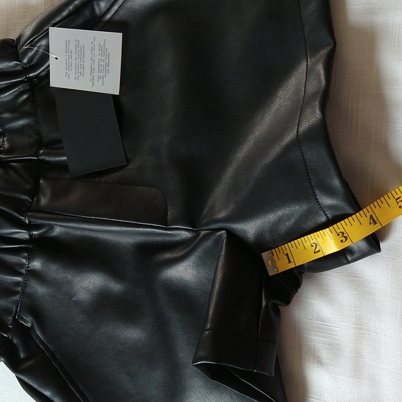 Black faux leather shorts paper bag size Xsmall - Picture 14 of 17